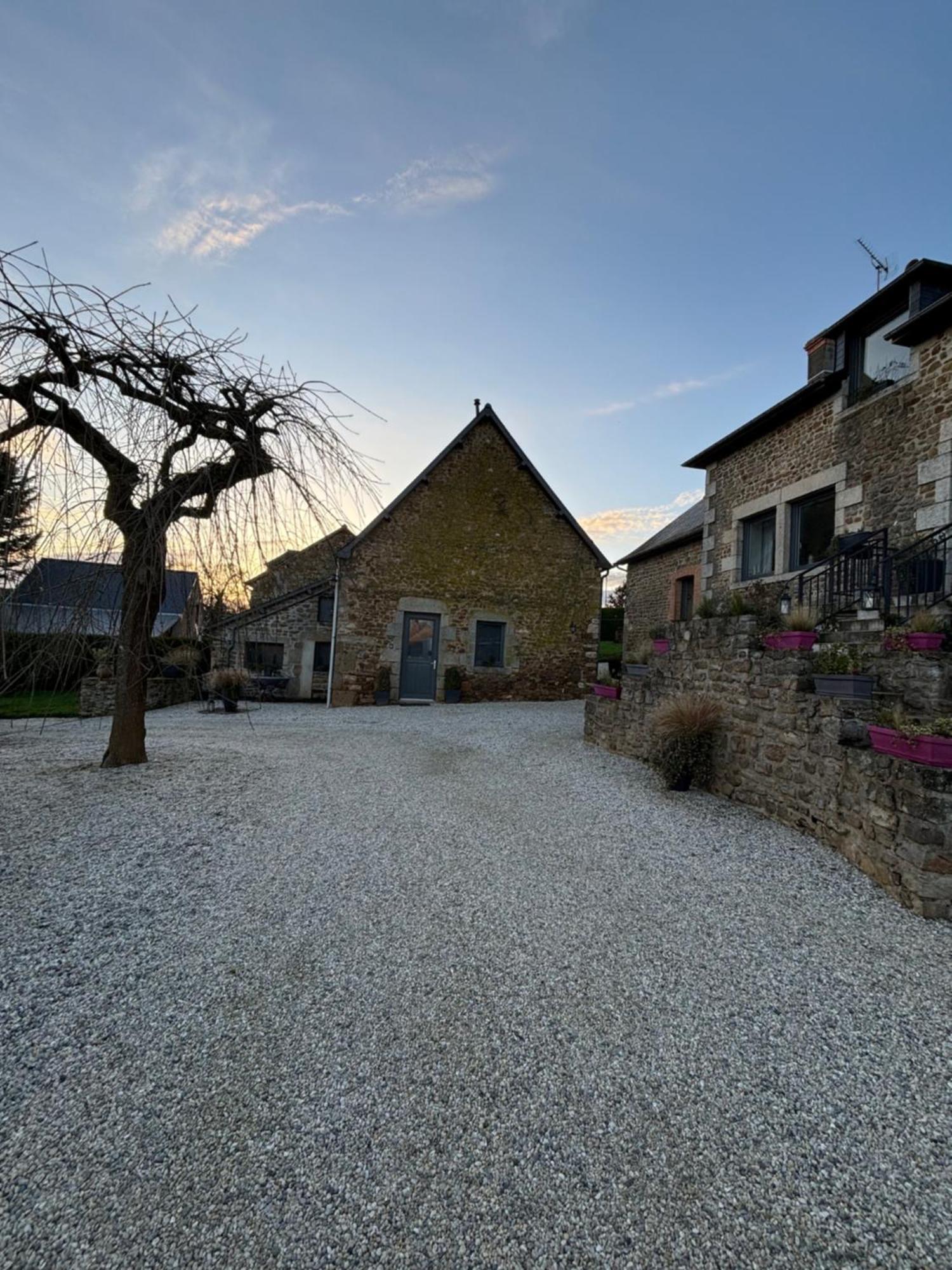 Gite Le Patis Pre-en-Pail-Saint-Samson Exterior foto